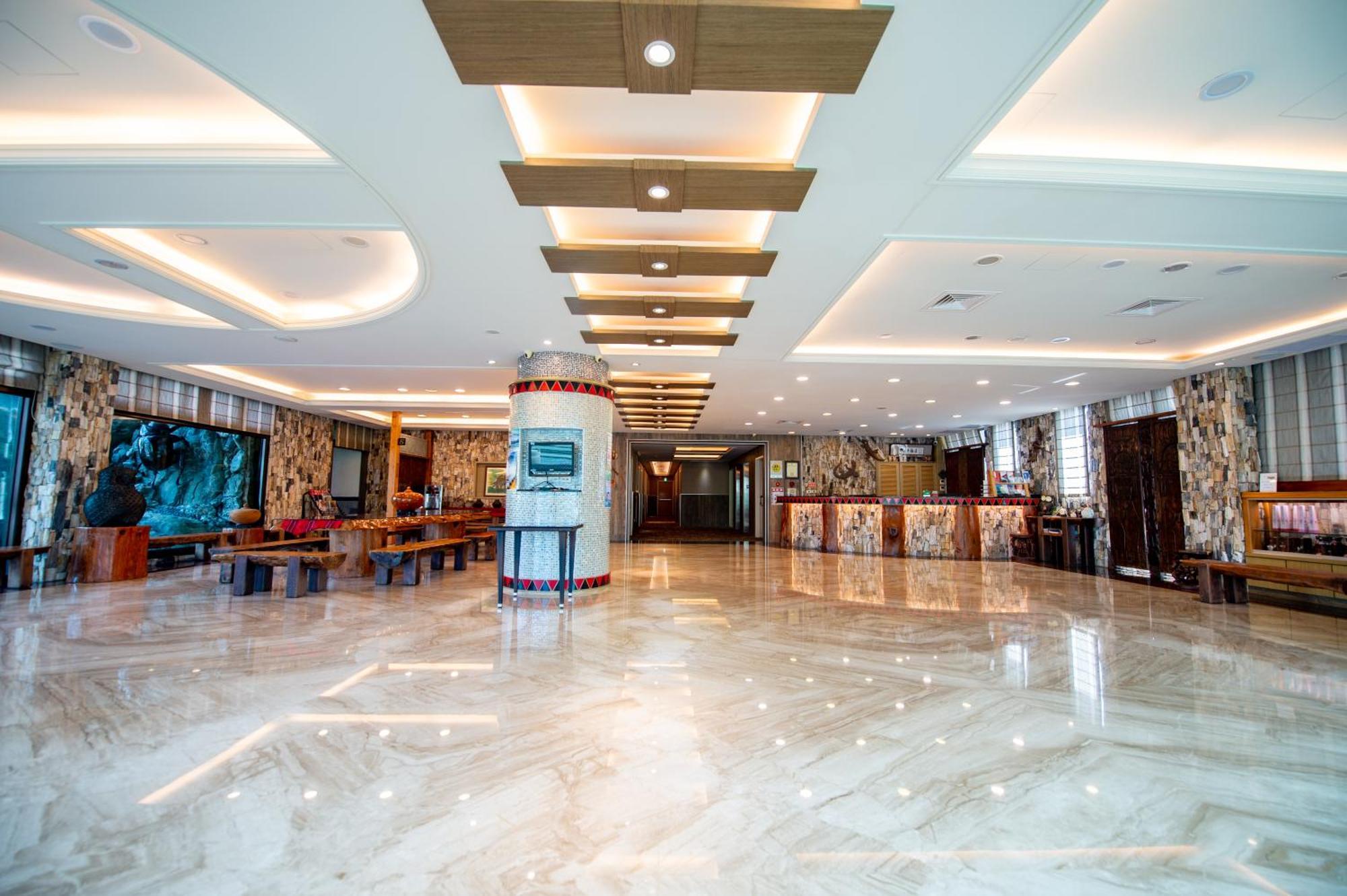 Classic Hotel Shvatan Nantou Екстериор снимка